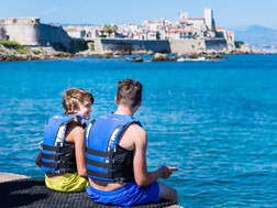 Mittelmeer Côte d'Azur mit Segeln