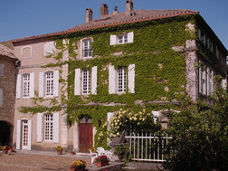 Business Kurs in der Provence, Schulgebäude